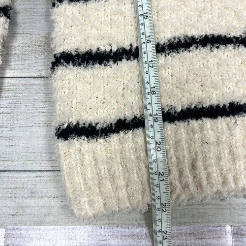Vince Women’s Cream Black Striped Fuzzy Crew Pullover Sweater Size S Minimalist - Picture 12 of 12