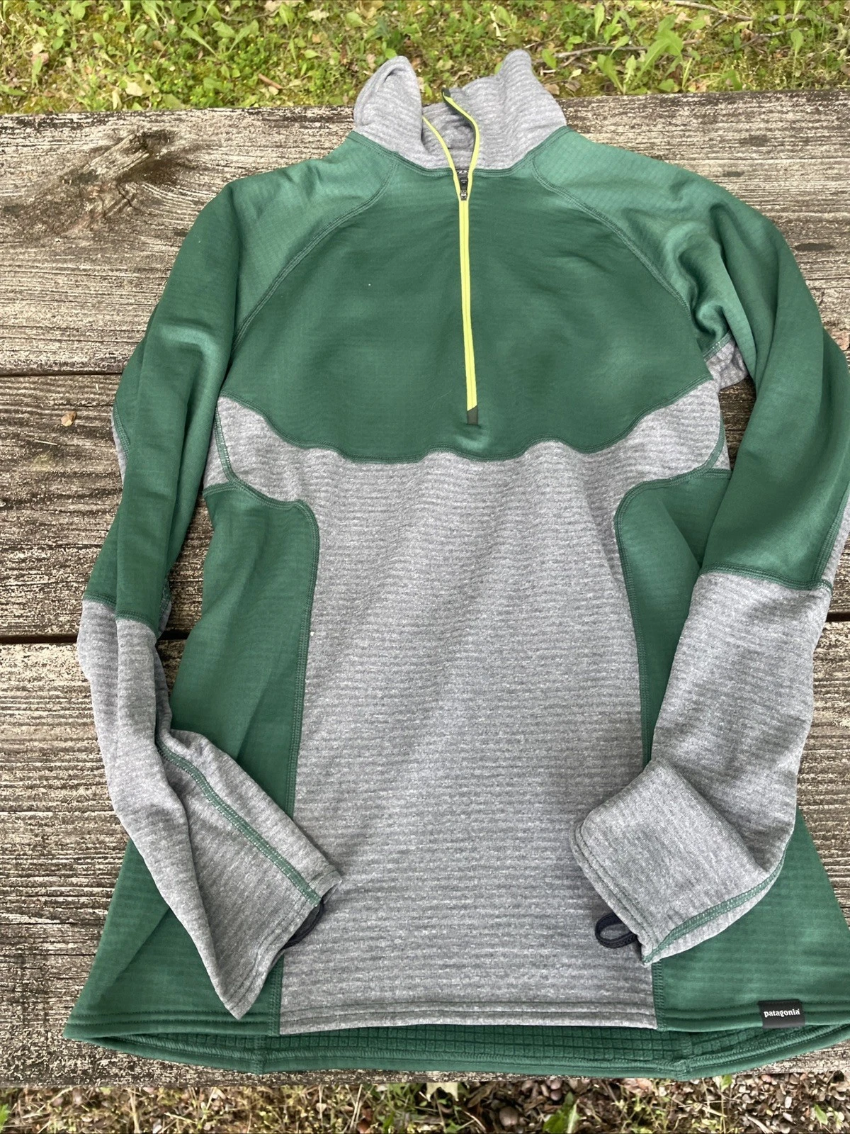 Patagonia Capilene Midweight Mens mens Red 1/4 Zip Pullover Baselayer Top