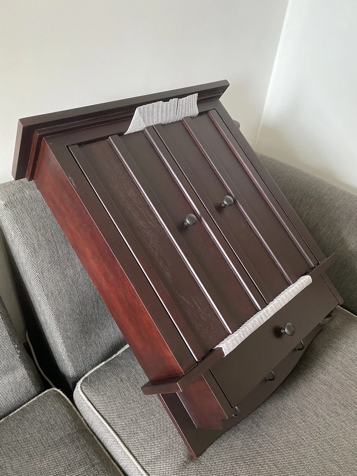 Caja y barril NUEVO gabinete de montaje en pared Morrison dos puertas marrón ganchos de armario Nuevo de Lote Antiguo Foto 2 de 4