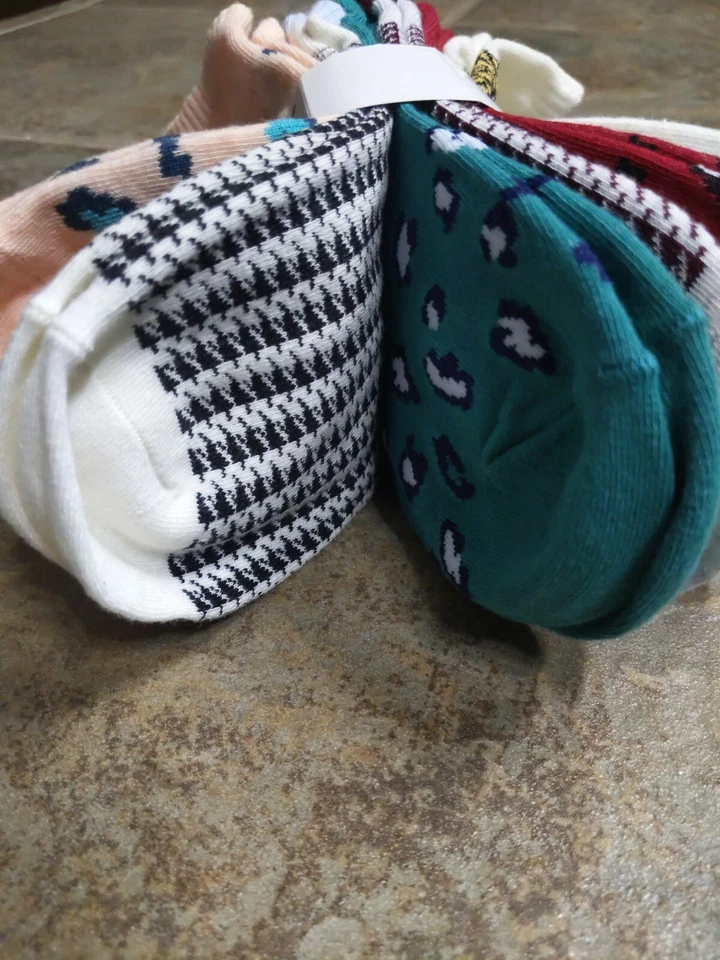 Nuevos calcetines tobilleros Old Navy para mujer ~ paquete de 7 pata de gallo con estampado de animales Foto 2 de 4