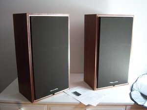 hitachi speakers vintage