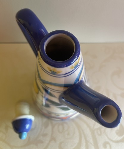 LIVING ART TEAPOT OIL BOTTLE MAJOLICA YELLOW, BLUE, GREEN. HAND PAINTED - Picture 9 of 12