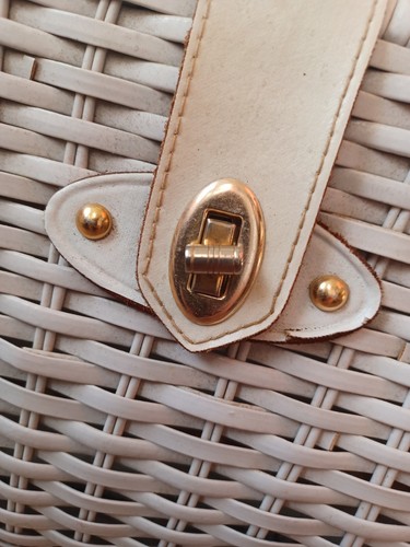 Two Vintage 60s Woven White and Black Plastic Purses Leather and Plastic Handles - Picture 15 of 18