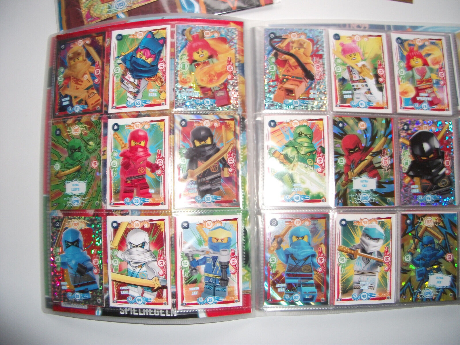 Lego Ninjago Trading Cards Serie 9 komplett mit 252 Karten 9 LE Mappe XXL1