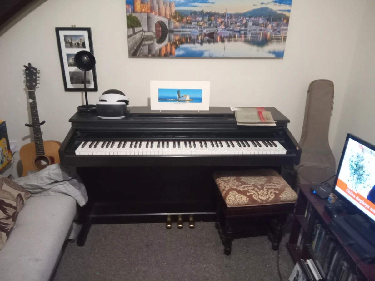 Roland HP330e digital piano