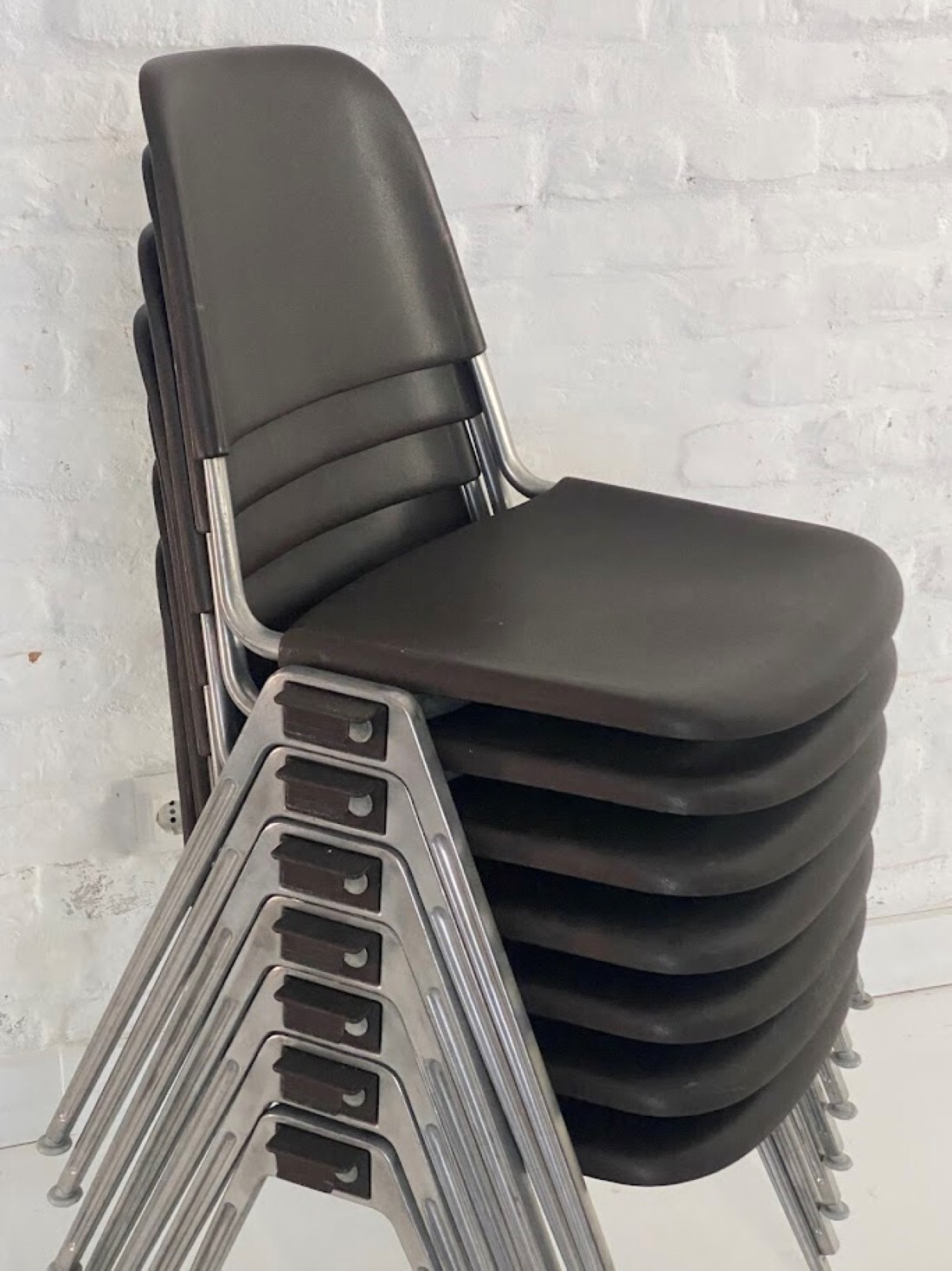 Vintage Knoll International 1601 Model stackable chairs by Don Albinson 1970s