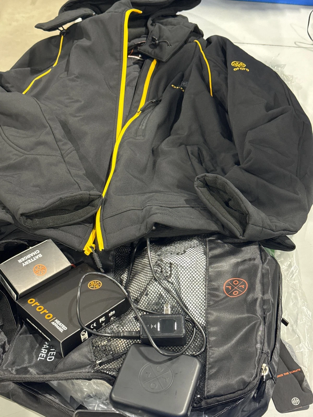ORORO 7.2-VOLT LITHIUM-ION SOFT SHELL HEATED JACKET - SIZE: MEN M - BLACK/GOLD