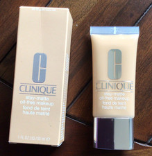 Clinique Stay-Matte Oil-Free Matte Liquid She...
