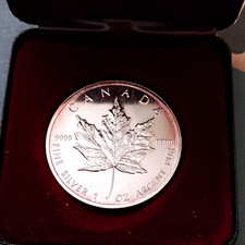 Royal Canadian Mint 1994 Canadian Maple Leaf $5 1 oz .9999 Fine Silver Coin