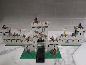 LEGO CASTLE Set #6080 King's Castle 1984 100% complete No Box Or Instructions