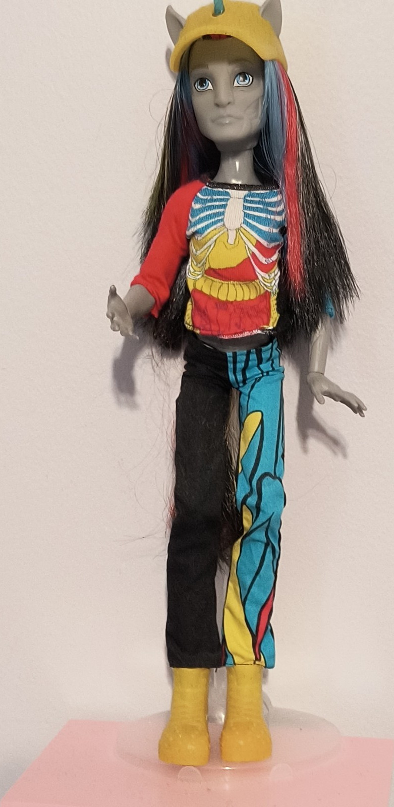 Mattel Monster High Freaky Fusion Neighthan Rot Fashion Doll 