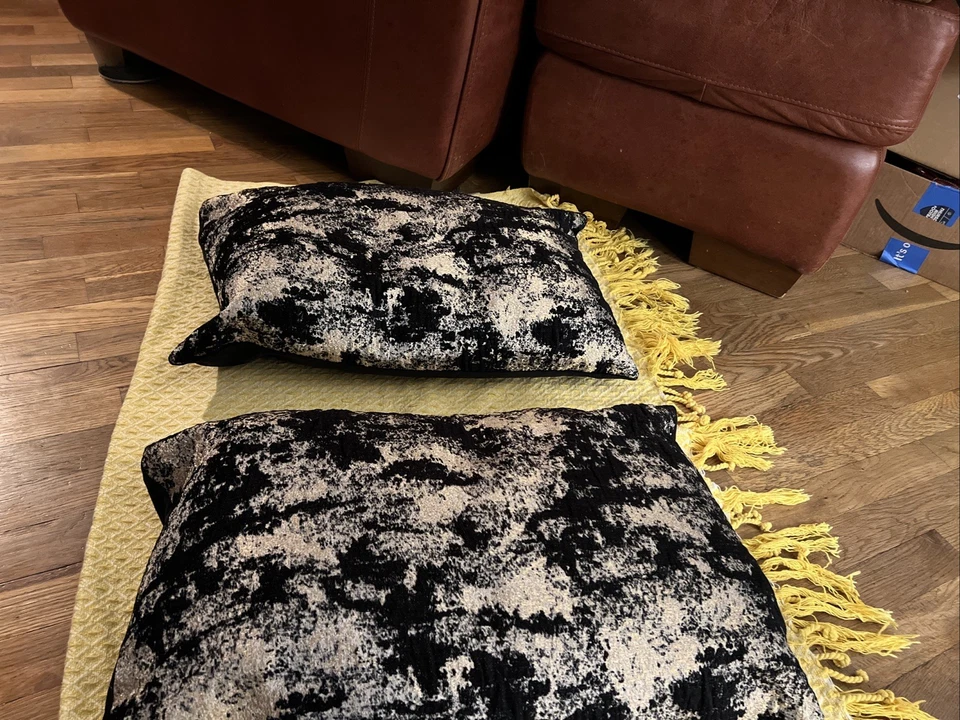 CALDEIRA Macys 265$ Designer Pillows 100% Duck Feather 24" X 14" Black Blended - Image 4 of 4