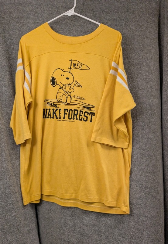 Vintage XL Wake Forest Peanuts Snoopy Woodstock Shirt