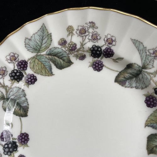 SET OF 4 ROYAL WORCESTER LAVINIA WHITE BREAD/BUTTER PLATES 6 1/4" ENGLAND - Picture 9 of 9