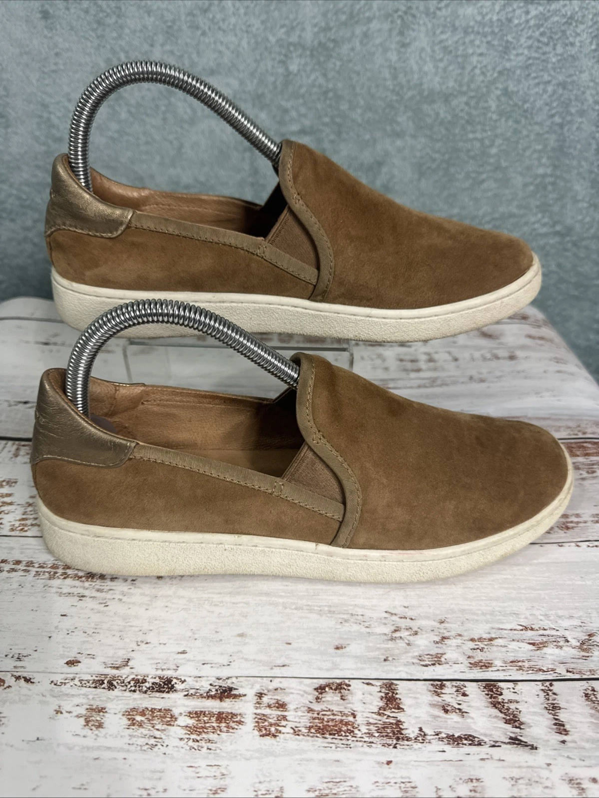 UGG Cas Slip On Sneaker Donna Taglia 8 5 Castagno Scamosciato 1019217 Marrone Scarpe