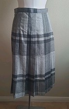 Wool Plaid Skirt Sz 8 M Pleated High Waiste Skirt Black Grey Preppy Academia
