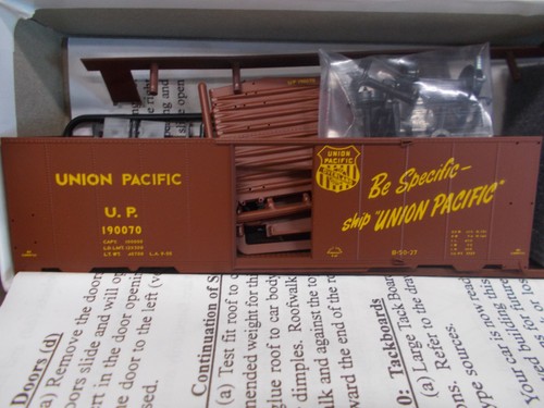 INTERMOUNTAIN ~ UNION PACIFIC 10' ALTO AAR BOX CAR # 190070 ~ KIT ~ ESCALA HO | Zustand: New
