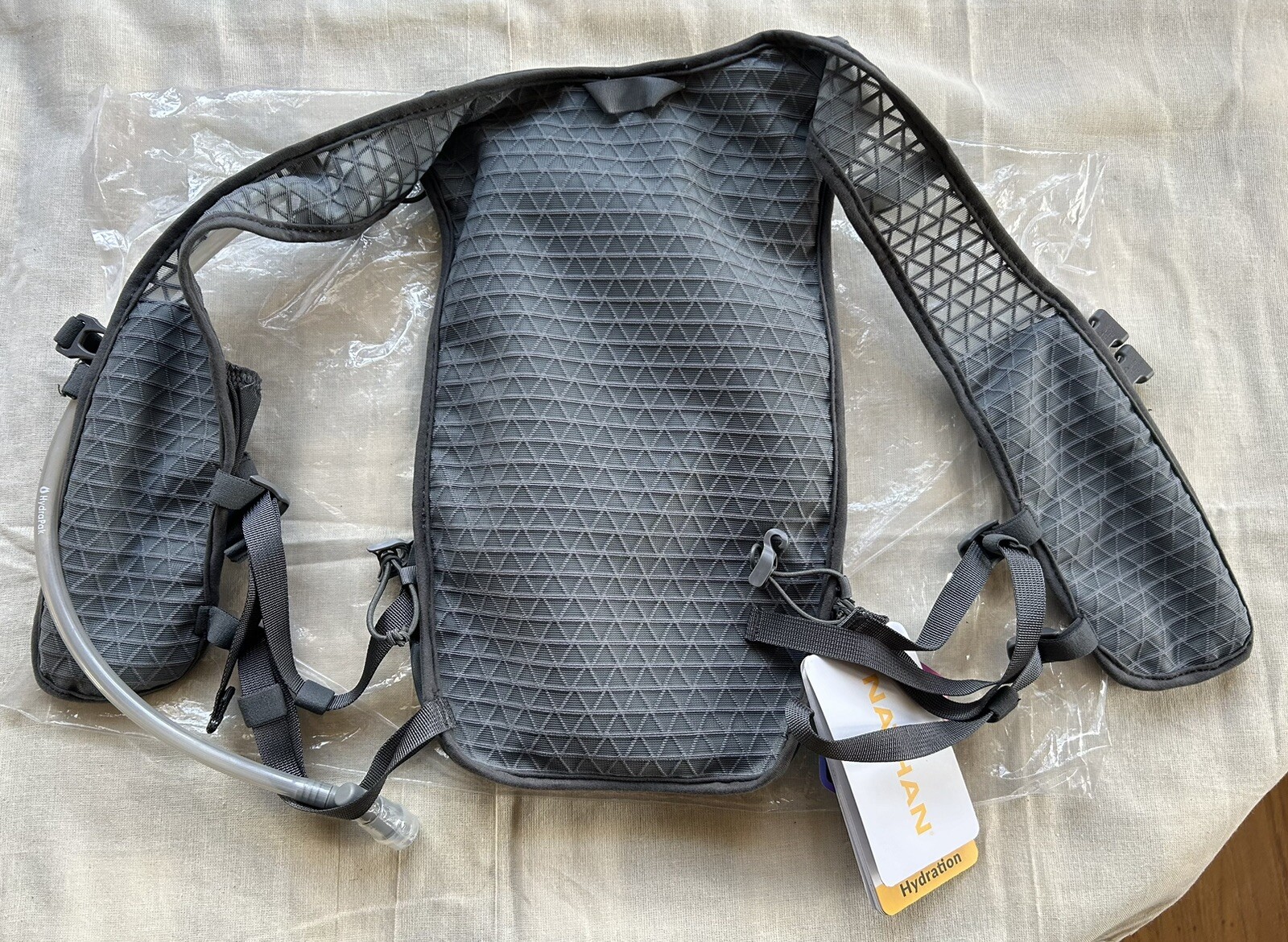 Nathan TrailMix Running Vest Hydration Pack 7L Charcoal Gray One Size