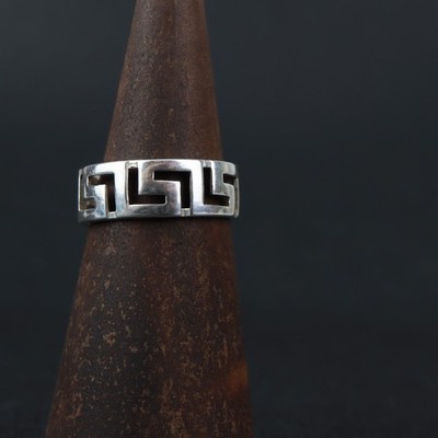 Vintage 925 Sterling Silver Greek Key Cut Out Band Ring 2.66g Size Q US 8