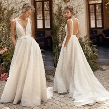 Sexy A Line Wedding Dresses V-Neck Sleeveless Lace Appliques Beach Bridal Gowns