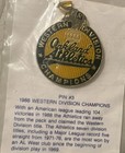 Lot of 7 Oakland As Vintage Pins Unocal 76 Oakland Athletics - in plastic — photo 4