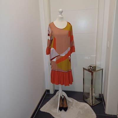 Neu Midikleid vila 36 38 blusenkleid tolles Muster volants TopZustand