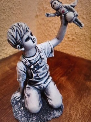 Banksy Skulptur ''Game changer'' ca.  14 cm groß