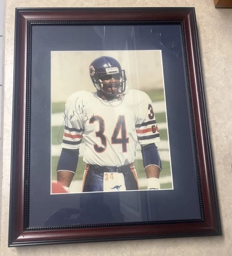 WALTER PAYTON HAND SIGNED AUTOGRAPHED 8X10 PHOTO Framed & Mounted COA Legends Co