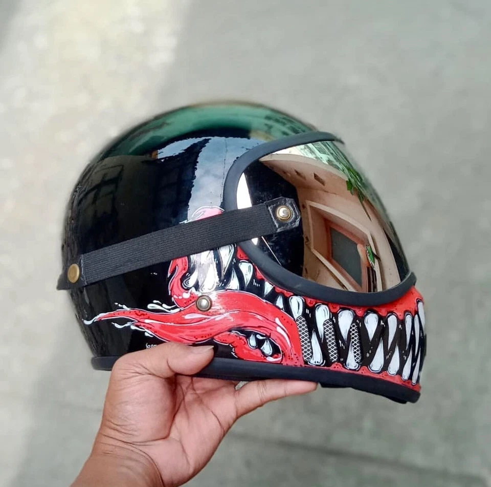 VENOM CUSTOM HELMET FOR MOTORCYCLES MOTORBIKES CAFE RACER SCRAMBLER TRACKER - Image 3 of 4