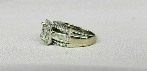 Anel com acabamento em ouro branco 14 quilates especial dos namorados com diamante criado em laboratório corte princesa - Imagem 4 de 4