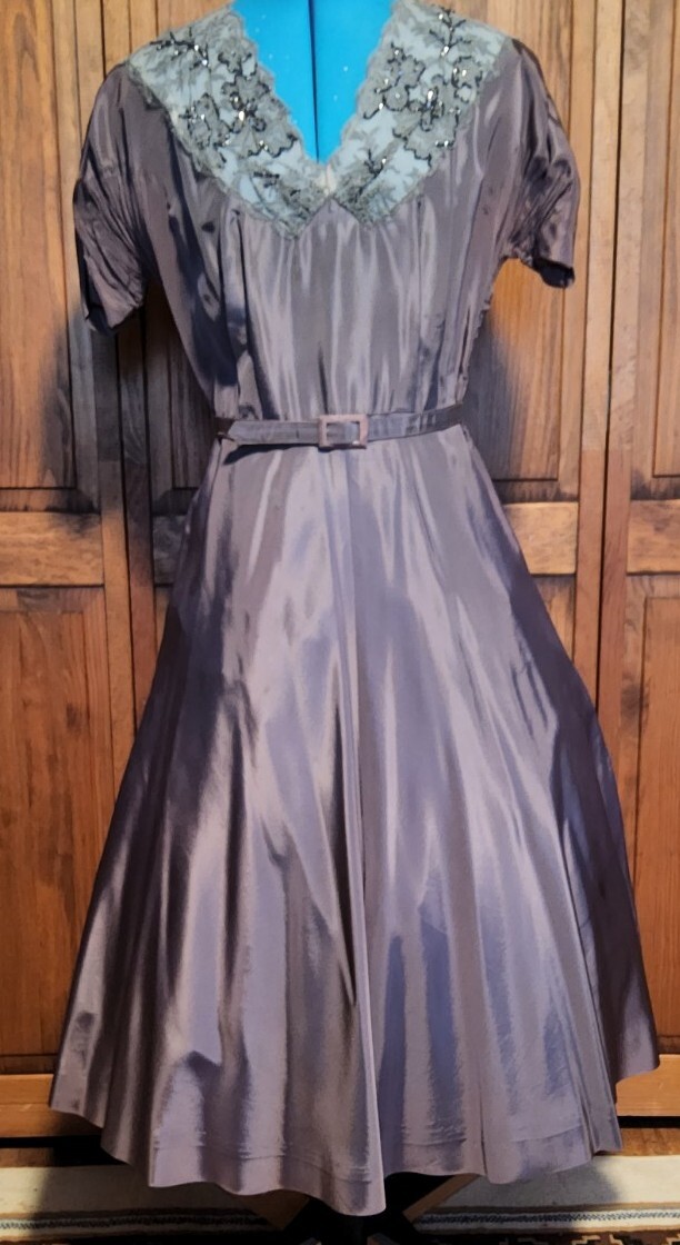 VINTAGE 1940s WW2 EVENING DRESS GRAY FULL SKIRT BEADS LACE SIDE METAL ZIP SM. | eBay VINTAGE 1940s WW2 EVENING DRESS GRAY FULL SKIRT BEADS LACE SIDE METAL ZIP SM. | eBay