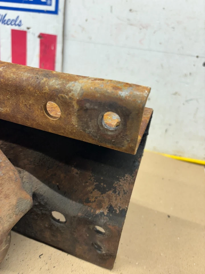 Dodge D250 D350 1990 1993 2x2 marco delantero riel puntal varilla montaje carcasa travesaño Foto 2 de 4