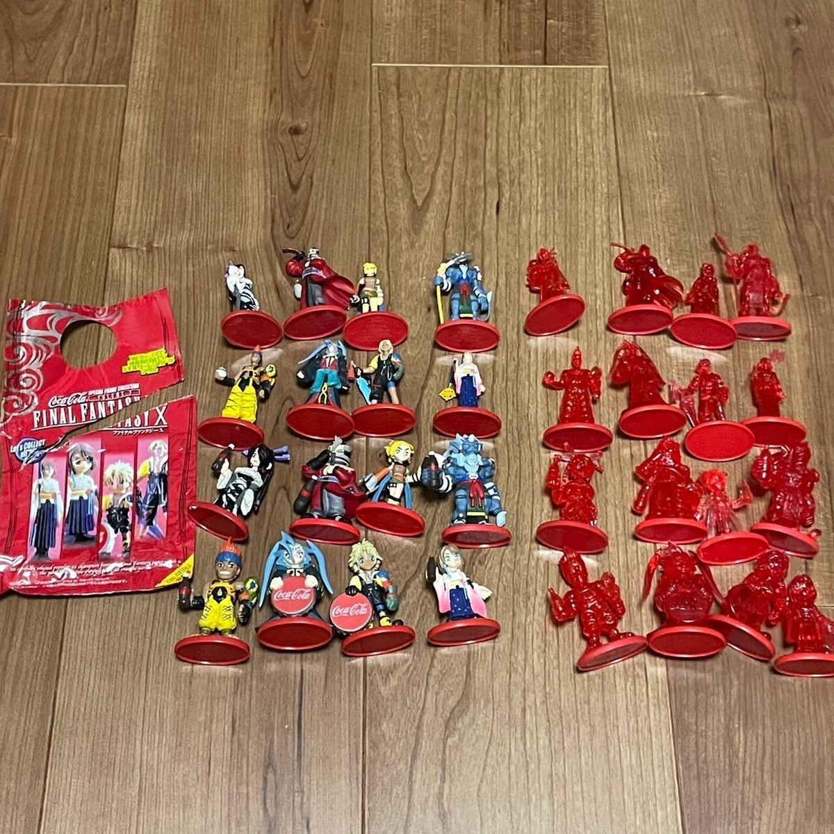 FINAL FANTASY フィギュアセット Coca-Cola Final Fantasy X Coca Cola Complete Set of 32 Figures Lulu