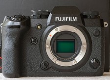 Fuji X-H1  mit Vertical Power Booster Grip VP...