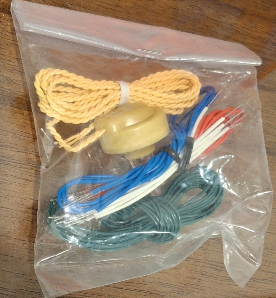 VTG Radio Shack Science Fair 30 in One Electronic Project Lab #28-161 w Manual - Image 4 of 4