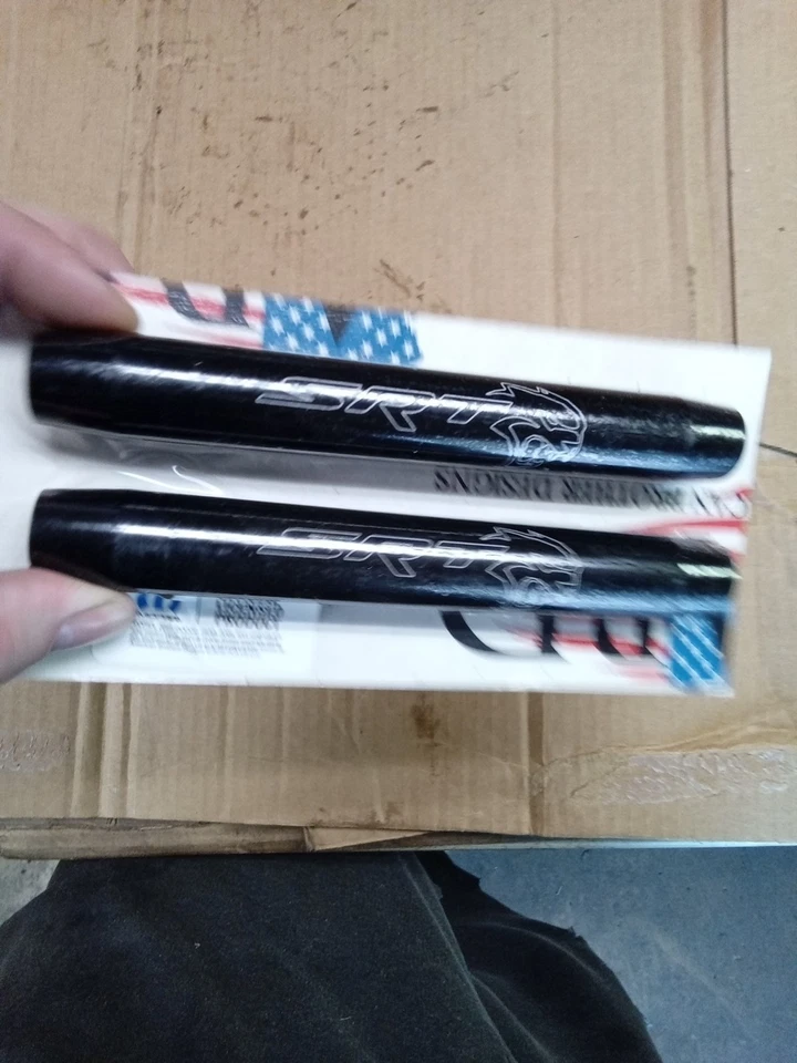 American Brothers Hood Shock Covers For Dodge Challenger Charger Srt - Imagem 2 de 4