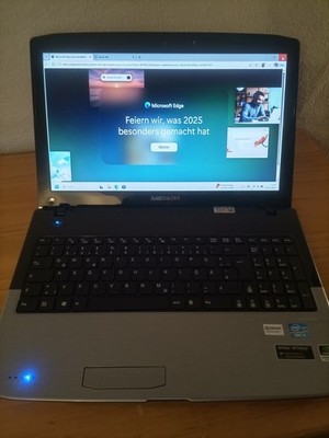 Medion Akoya P6812 - Core i3 - 256GB SSD - 4GB RAM - Windows 11 Home.