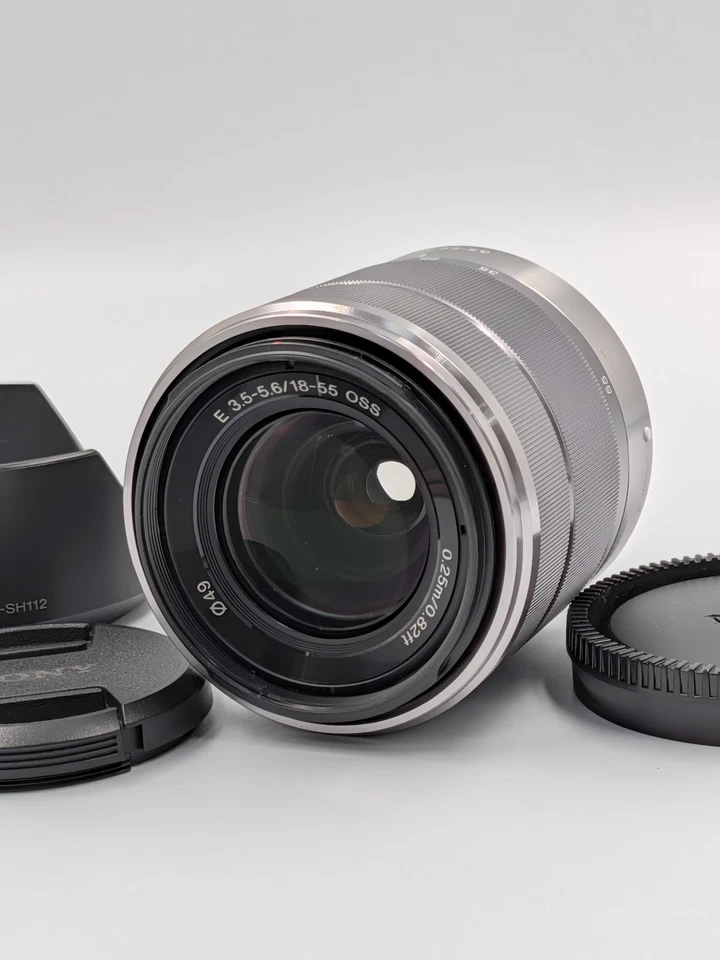 Objectif Sony SEL1855 E 18-55mm f/3.5-5.6 OSS avec capuchons de capot [Near... - Photo 1/4