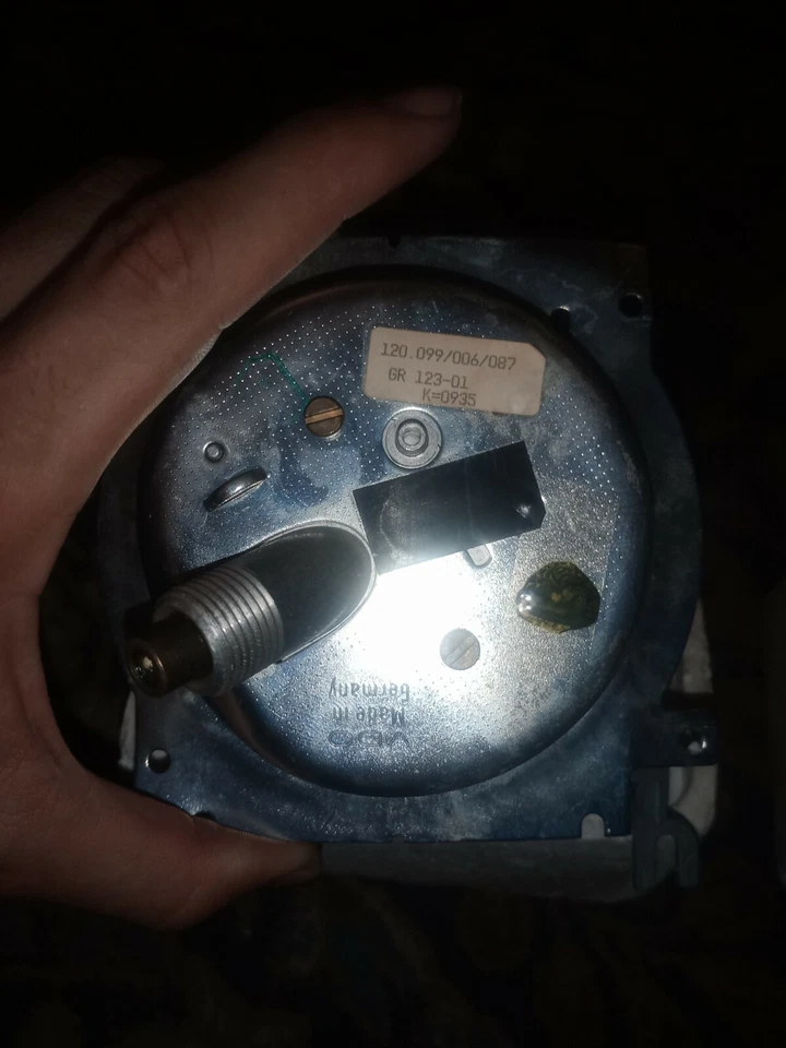 W123 Speedometer New Genuine Rare 200km/h Black center dot . NOS - Image 2 of 4