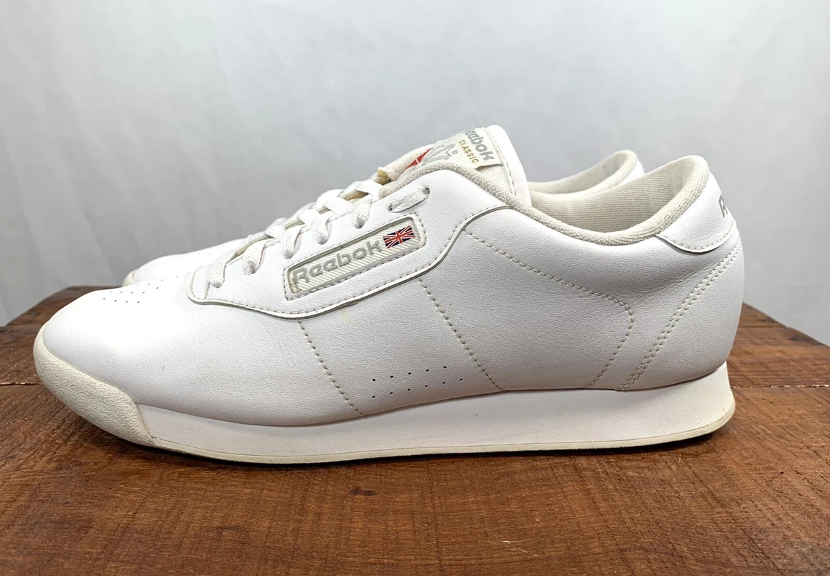 Reebok women White Classic Shoes
