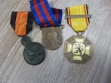 LOT MEDAILLE MILITAIRE OU CIVIL A IDENTIFIER