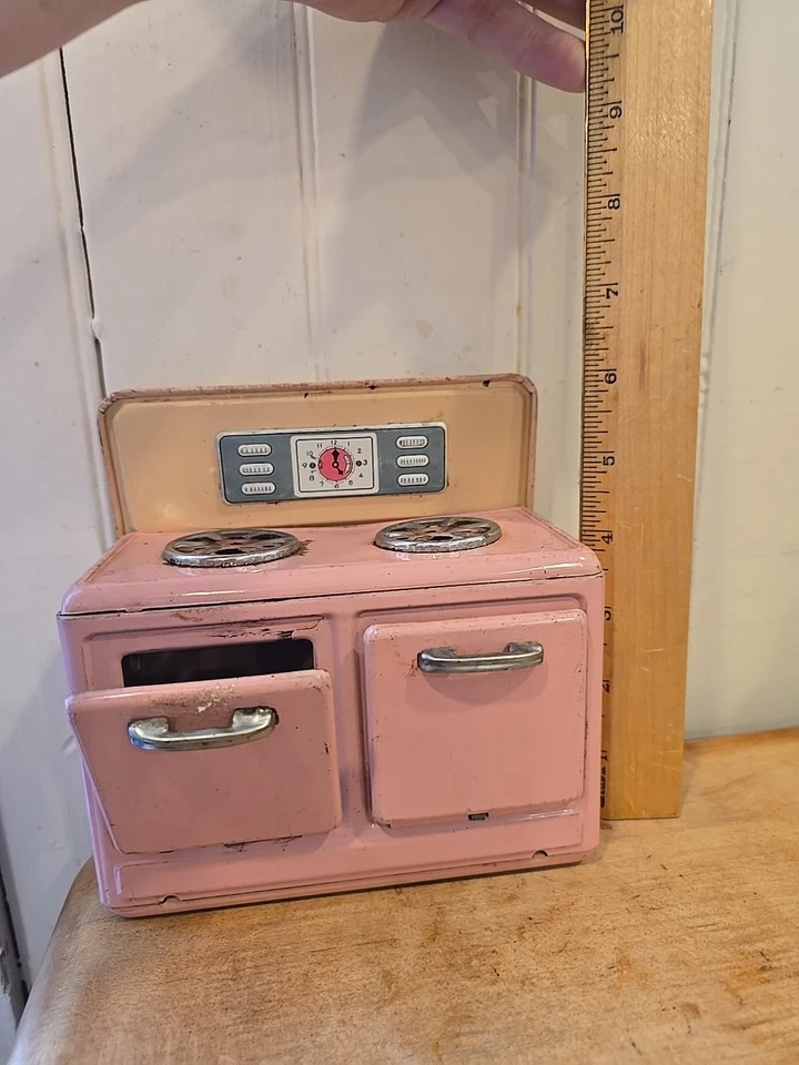 Vintage 6" Tin Toy Pink Dollhouse Kitchen Range Stove Oven Appliance W/Backing - Image 2 of 4