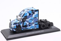 Freightliner Cascadia Sattelzugmaschine 2018 Blau / Tarnfarben 1:43 Hachette