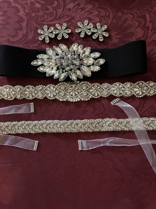 Lot Of 3 Rhinestone Belts, 2 Rhinestone Hair Clips Preowned Lively