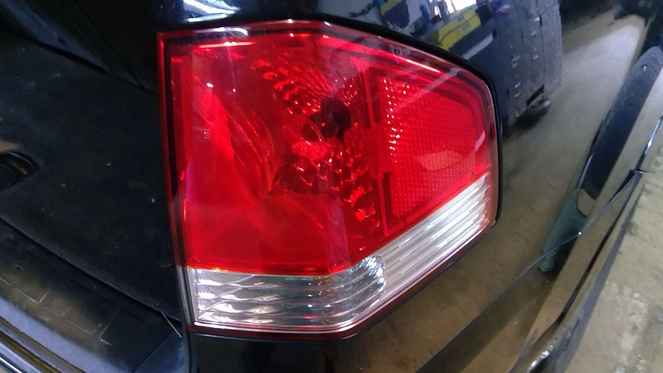 09 10 11 Conjunto de luz trasera derecha Kia KIA BORREGO Foto 2 de 3