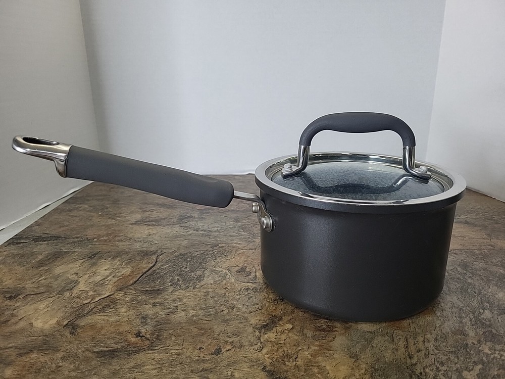 Pampered Chef 2 Quart Titanium Non-Stick Saucepan Pan Pot w Lid