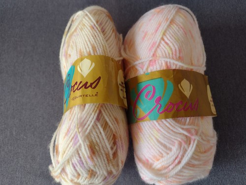 VINTAGE Unger Crocus Acrylic Yarn Made In Belgium 40g - Lot of 2 - New Old Stock - Picture 7 of 14