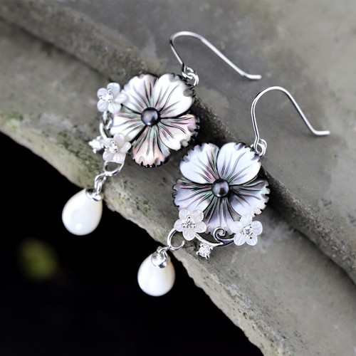 Real 925 Sterling Silver Dangle Women Lucky Mother Of Pearl Flower Earrings - Picture 1 of 7