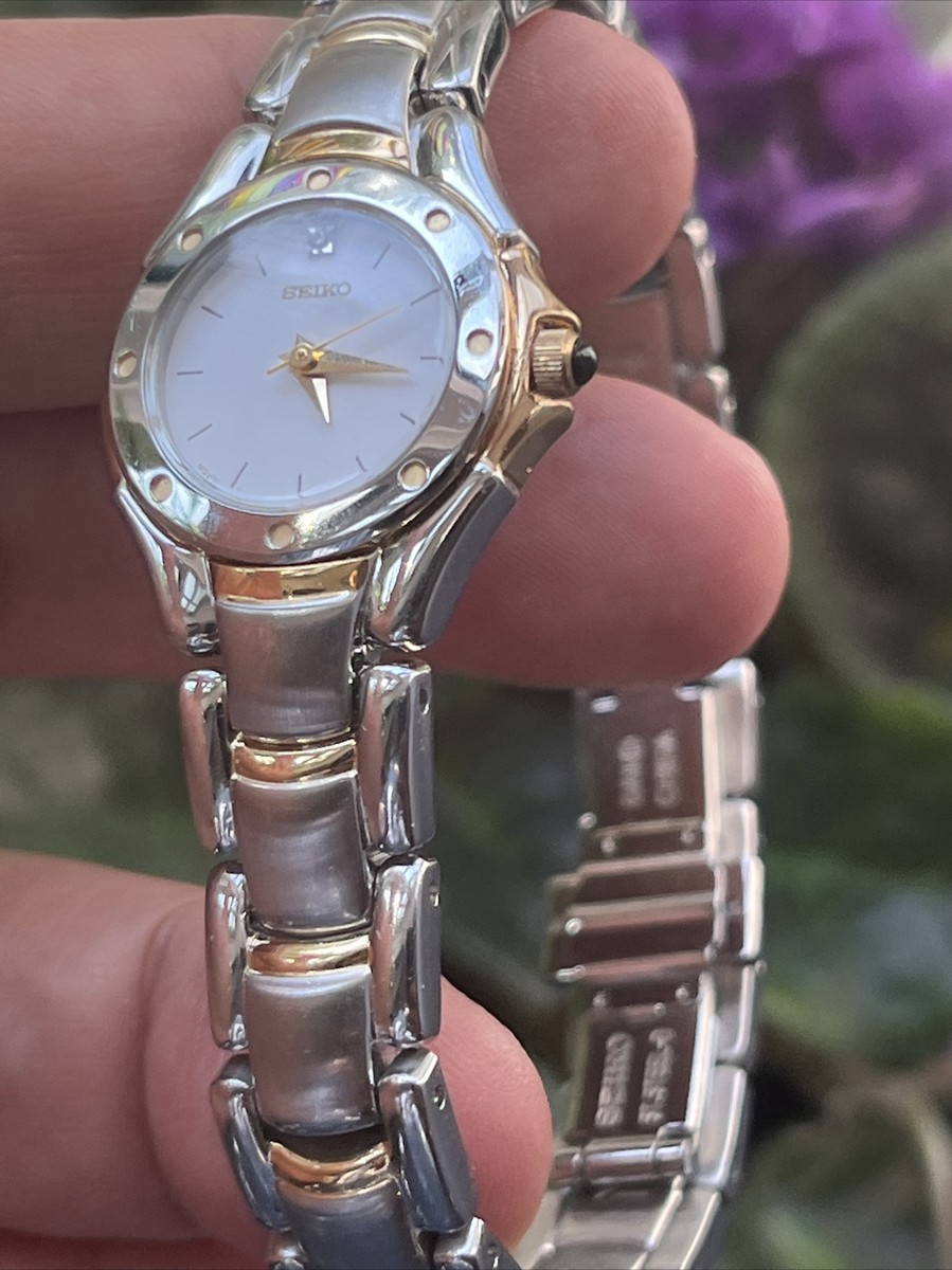 Seiko two tone ladies watch stainless 1n01-ofv8 white New Seiko two tone ladies watch stainless 1n01-ofv8 white New