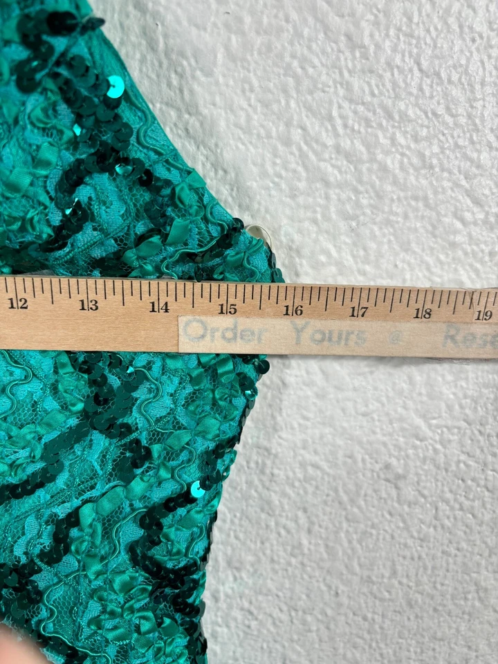 Vestido de graduación vintage de los años 80 talla XS/S verde azulado lentejuelas multicolor mini lazo halter Foto 4 de 4